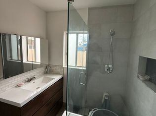 6323 Clybourn Ave, North Hollywood, CA 91606