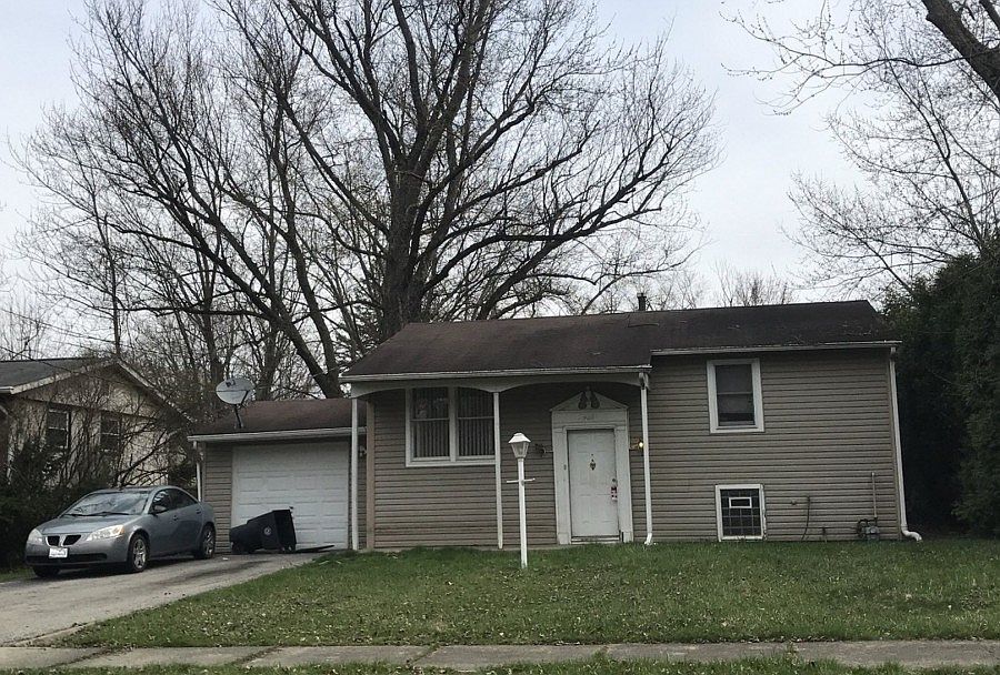 1st image of 928 Lovers Ln NW