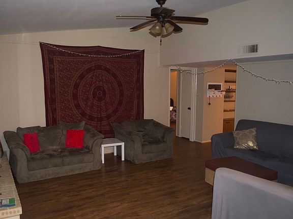 4th image of 1301 Haines Dr