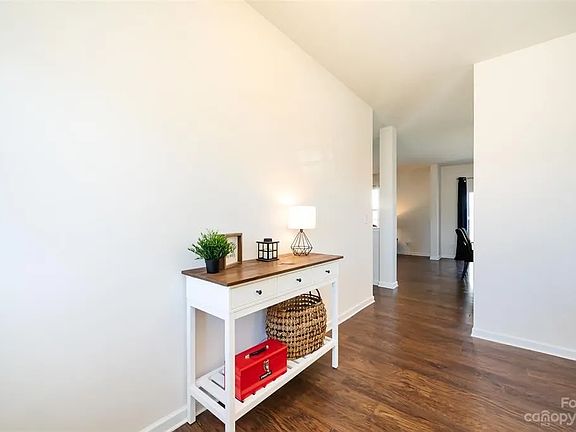 3rd image of 10516 Bradstreet Commons Way