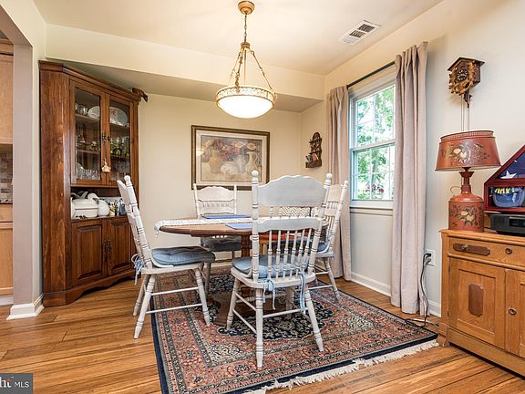 5th image of 6398 Tazewell St