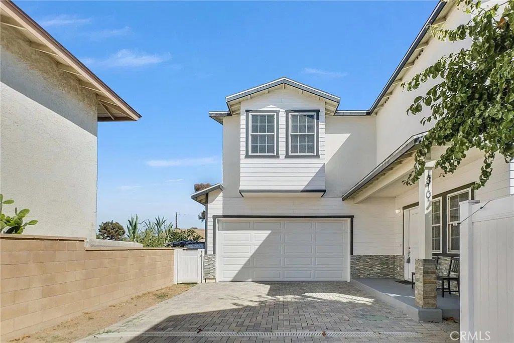 4 bed, 3.5 bath, 2200 sqft, $5,695 — Photo 4
