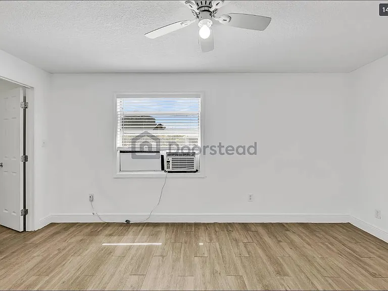921 Penfield St #B — Photo 10