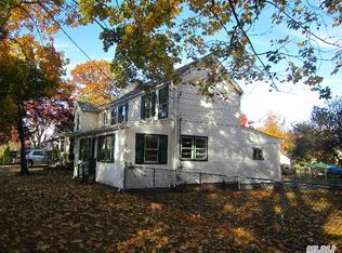 47 Forest Row, Great Neck, NY 11024