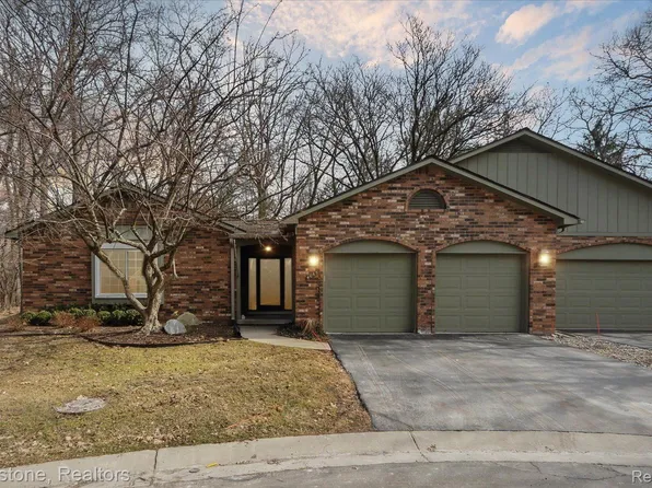 4065 Justin Ct, Bloomfield Hills, MI 48302