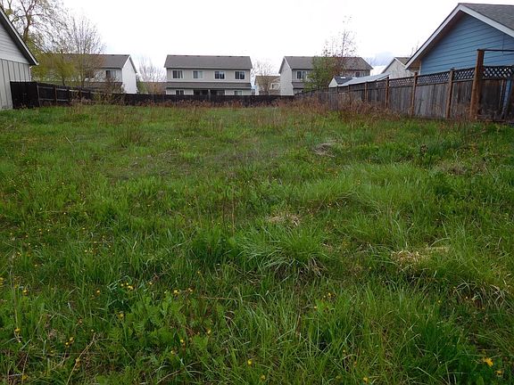 3rd image of 1122 Elderberry Ave
