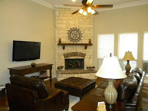 5th image of 106 Loycie Cir