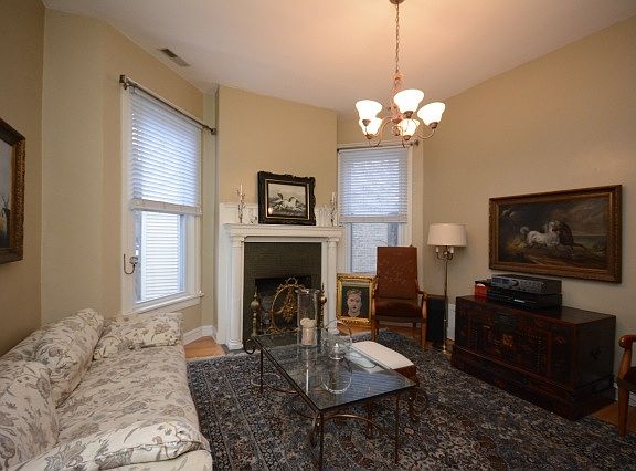 3rd image of 742 W Barry Ave #2