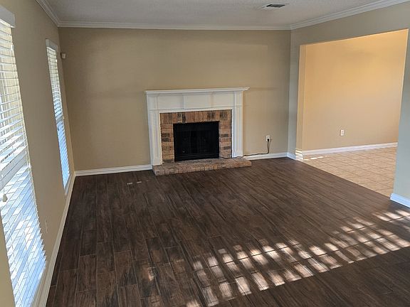 3rd image of 510 Wild Oak Ln