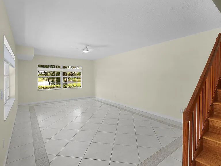 2442 SW Danbury Ln — Photo 9