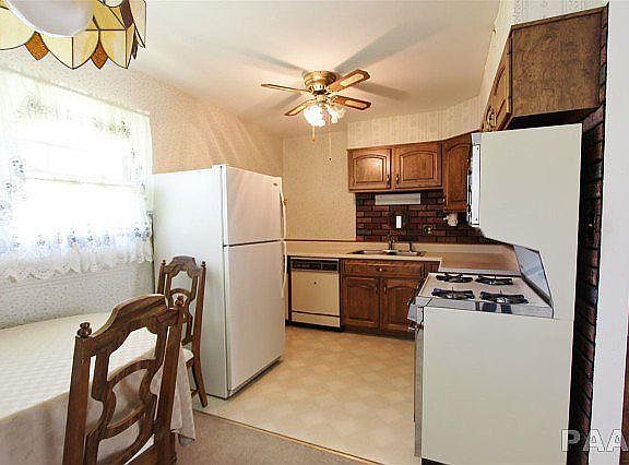 3rd image of 8467 Southern Springs Dr