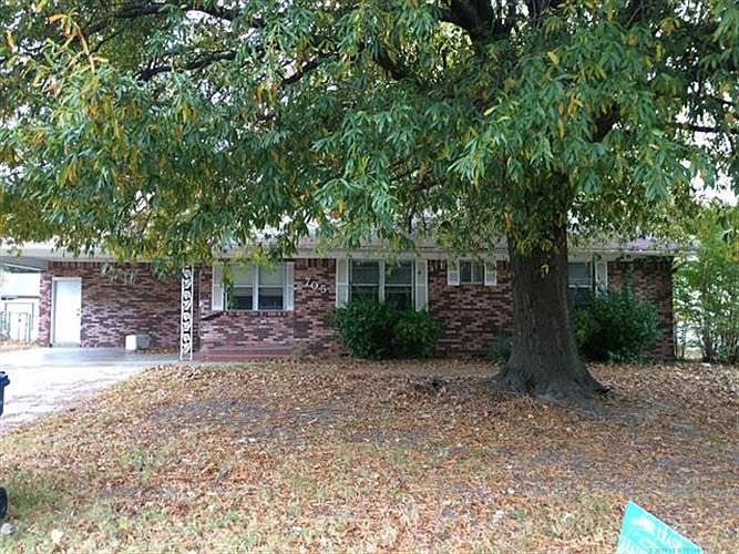 1st image of 705 McArthur Ln