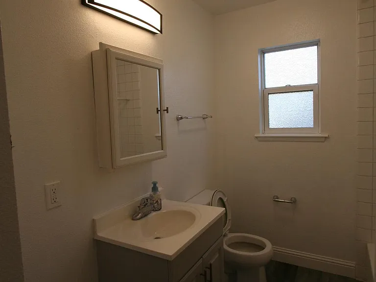 415 T St #2 — Photo 8