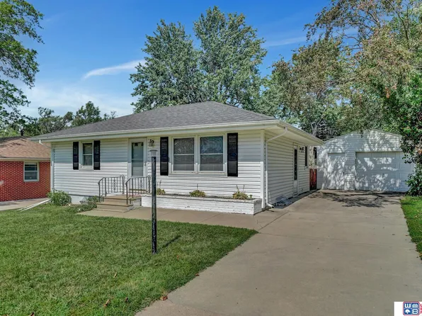 6120 Francis St, Lincoln, NE 68505