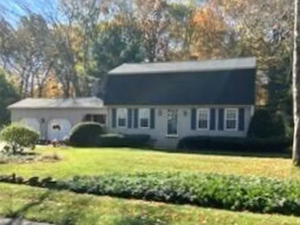 141 Barry St, Feeding Hills, MA 01030