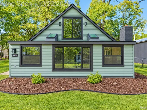 9160 Blondell Ave, White Lake, MI 48386
