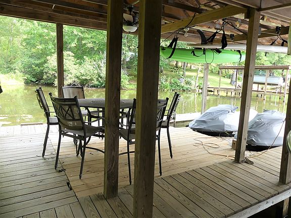 5th image of 321 W Bend Dr