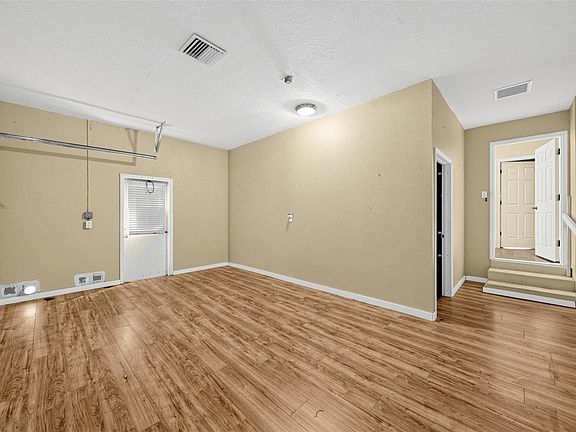 4th image of 589 Ridgecrest Dr