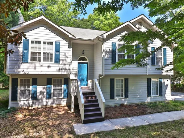 353 Fall View Ct, Winder, GA 30680