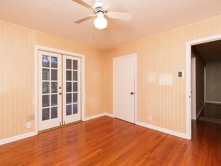 4510 Russell Dr — Photo 17