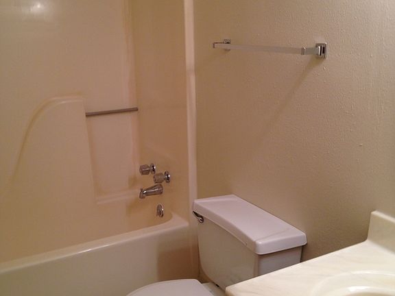 3rd image of 1027 Caroline Ave APT 4