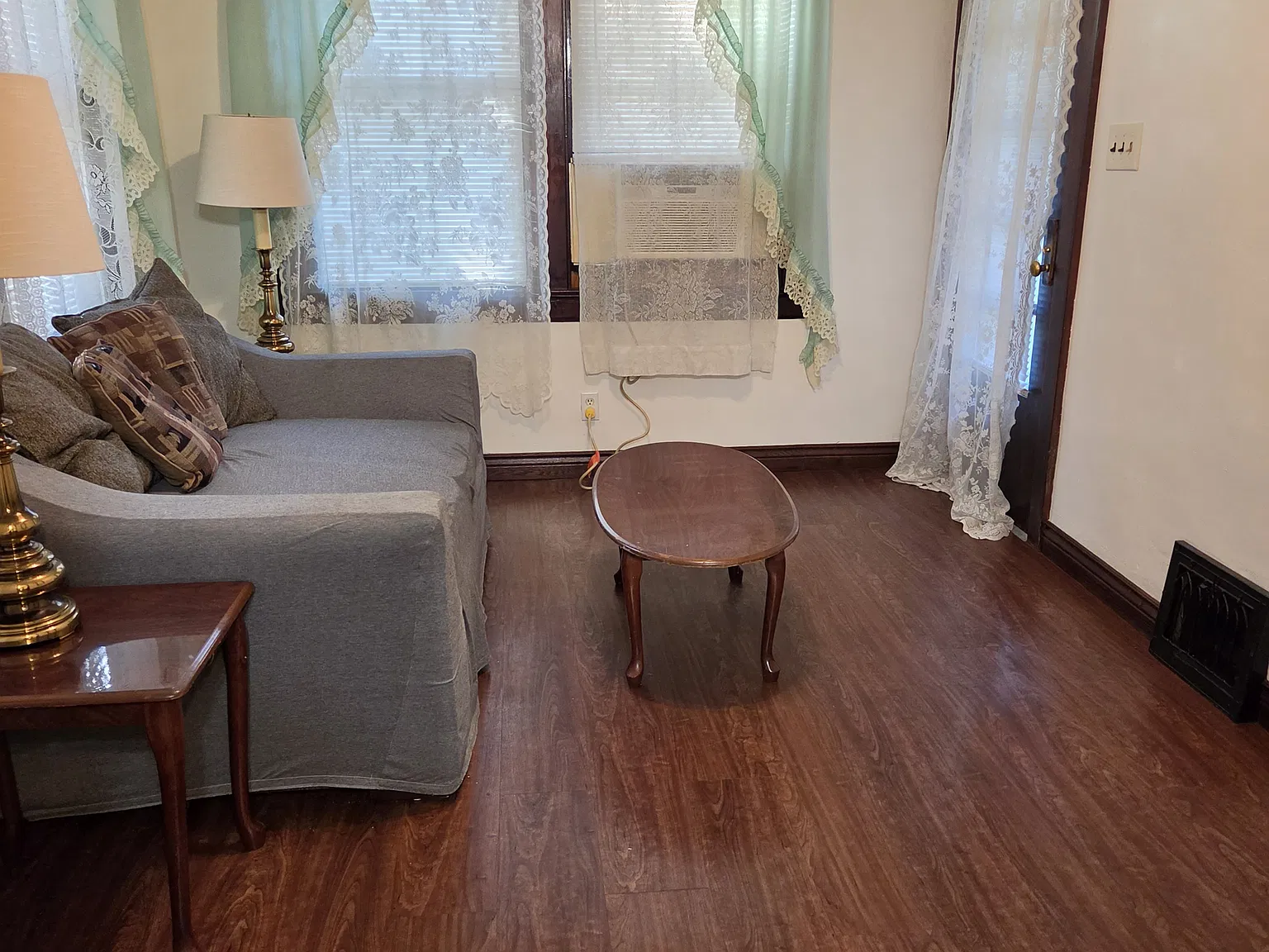 1 bed, $900 — Photo 2