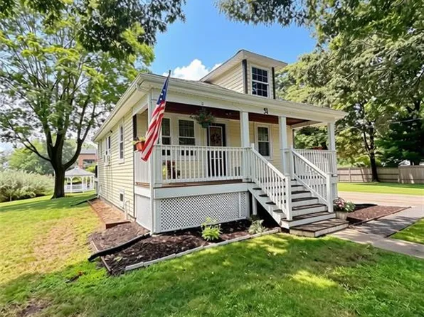 34 Wuddall Ave, Warwick, RI 02889