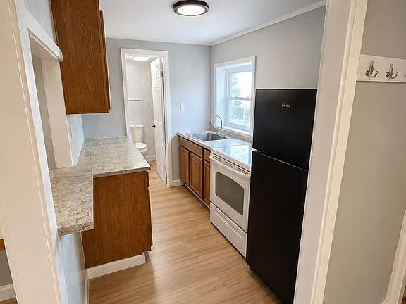 2nd image of 163 Chapel St #5