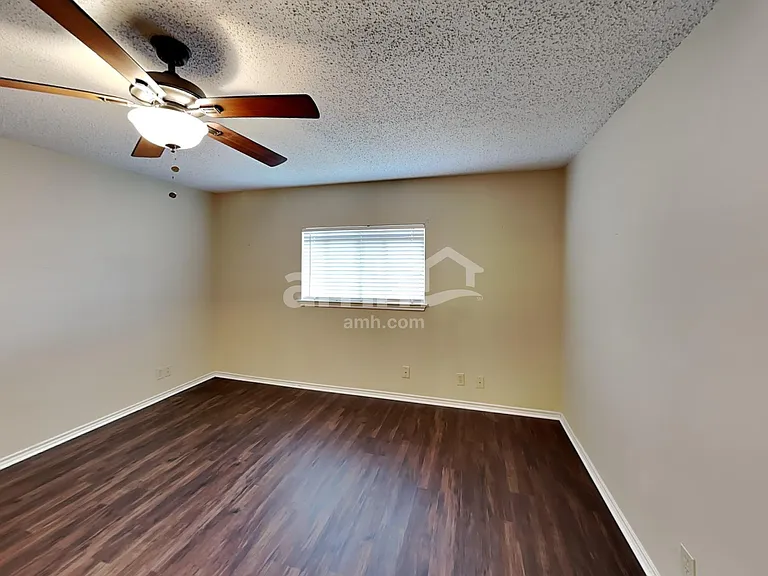 8066 Chestnut Cape Dr — Photo 10