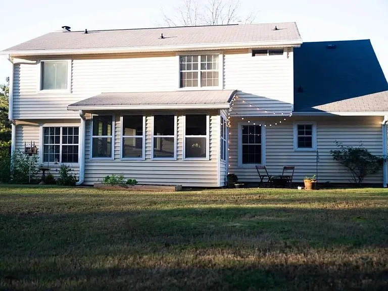 2070 Emerald Dr — Photo 25
