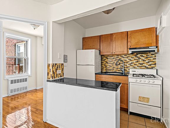 5th image of 3625 Parsons Blvd APT 4L