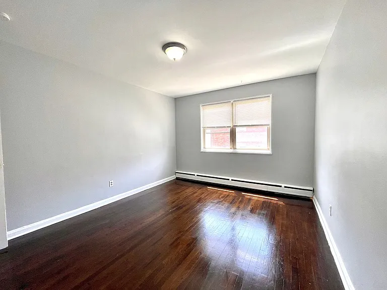 612 12th St NE — Photo 17