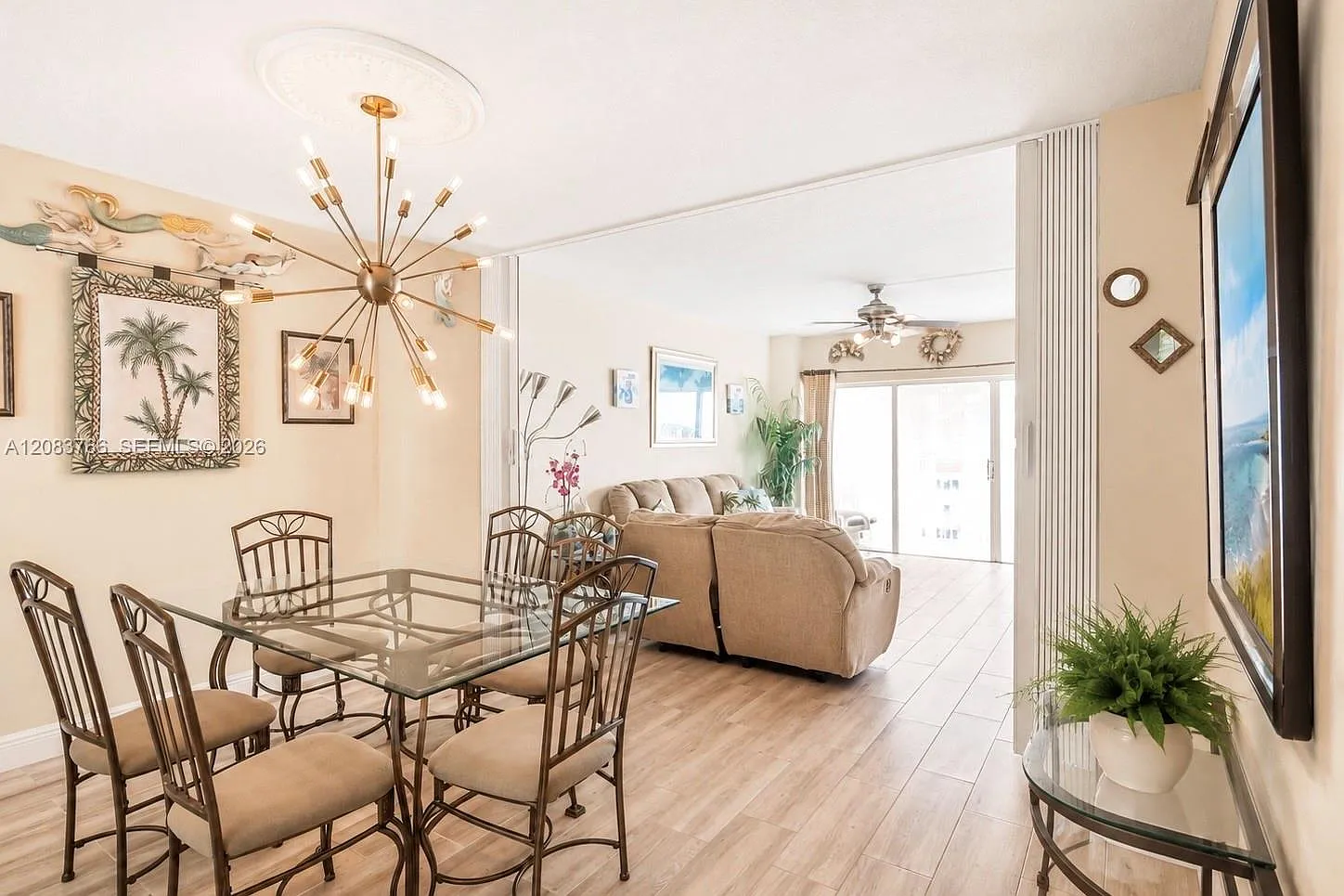 Hemispheres Condo — Photo 3