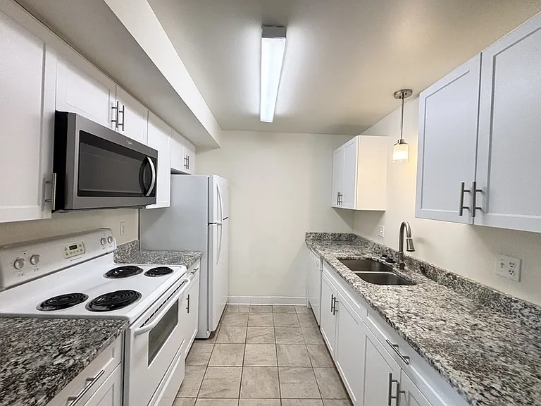 4768 S Bonair St #6 — Photo 8