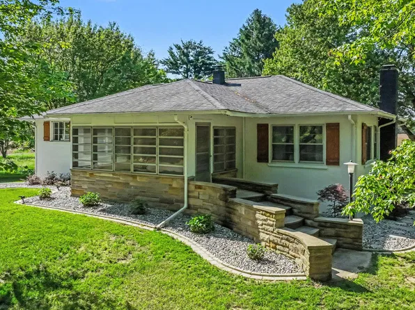 16077 M 216, Three Rivers, MI 49093
