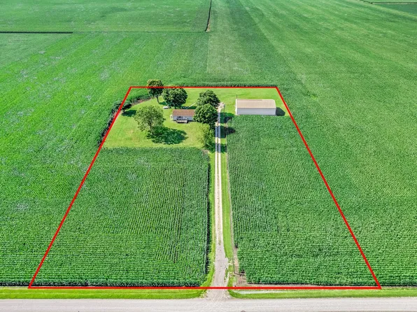 1070 N 48th Rd, Earlville, IL 60518