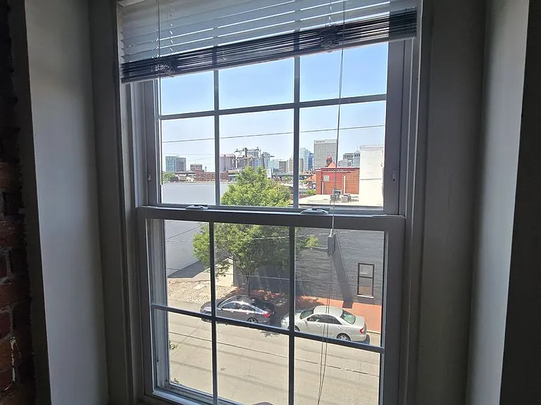 1901 E Franklin St — Photo 23