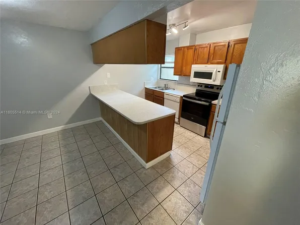 2811 SW Archer Rd APT N116, Gainesville, FL 32608