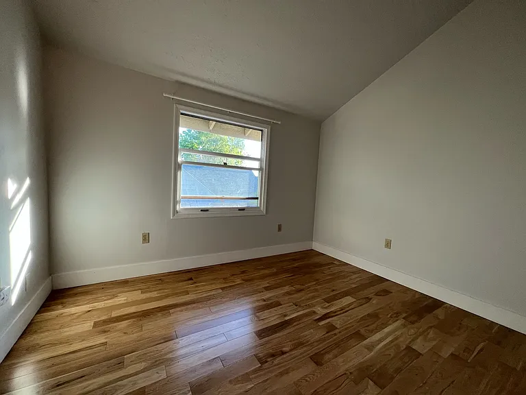 2407 NE Skidmore St — Photo 7