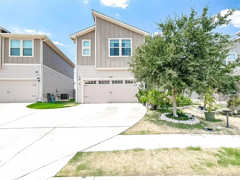 15912 Cadoz Dr — Photo 1