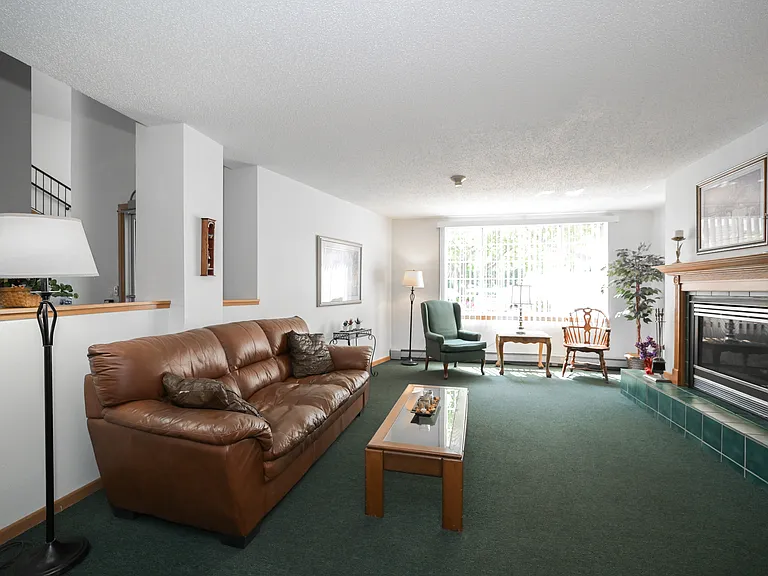 Oak Hills Manor — Photo 6