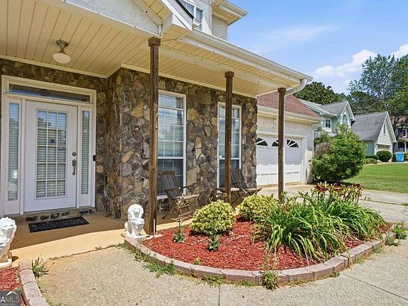 3rd image of 909 Shadow Ridge Cir