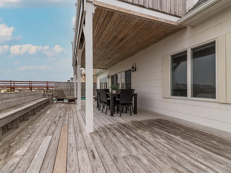 943 Dune Rd — Photo 3