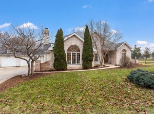 7 Raintree Pl, Barrington Hills, IL 60010