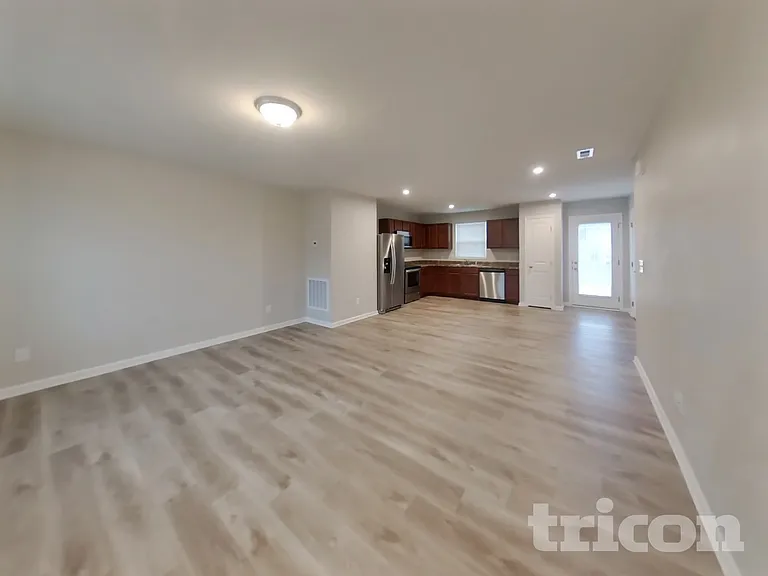 838 Sunchaser Rd — Photo 3