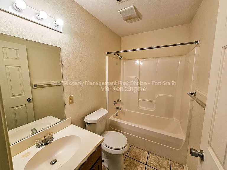 1851 Brazil Ave — Photo 8