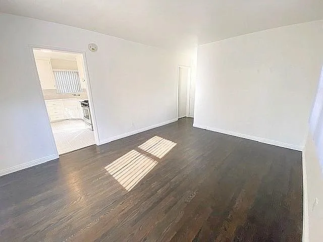 Building Photo - 345 Burchett St #G