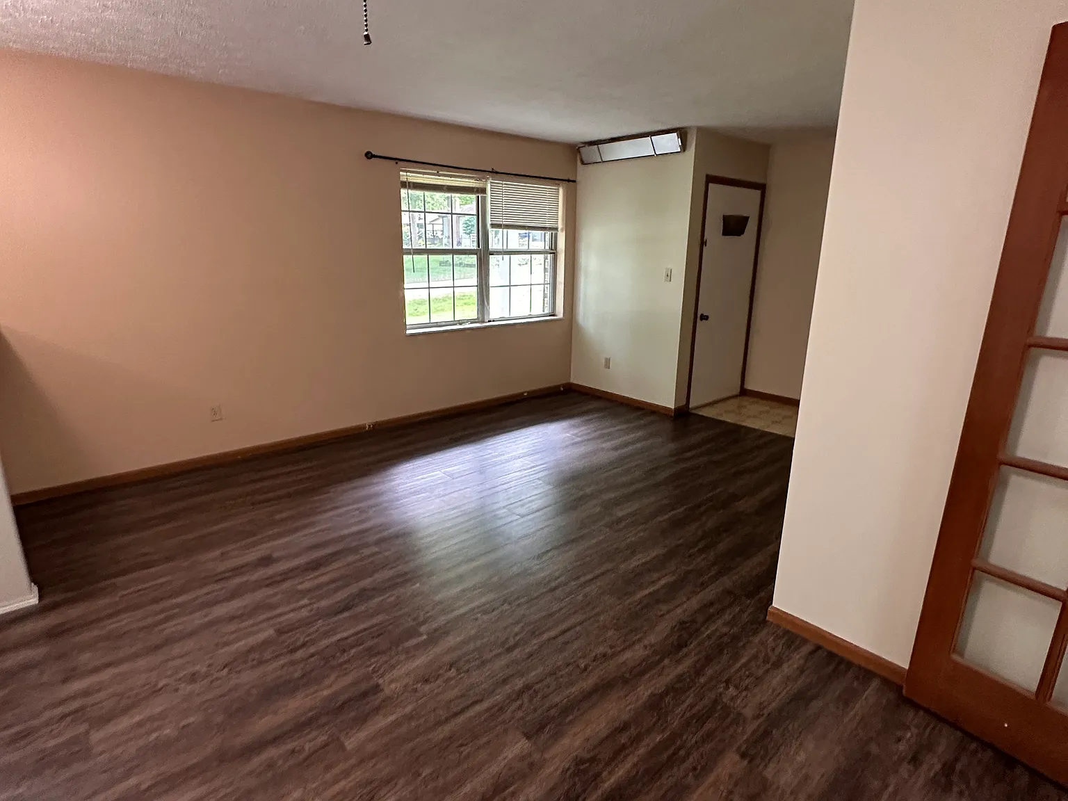 3 bed, 1072 sqft, $1,650 — Photo 4