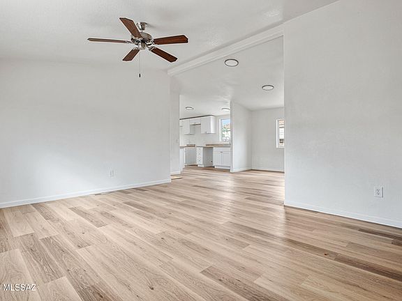5th image of 744 W Simmons Rd