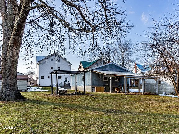 3rd image of 250 Riverside Ln